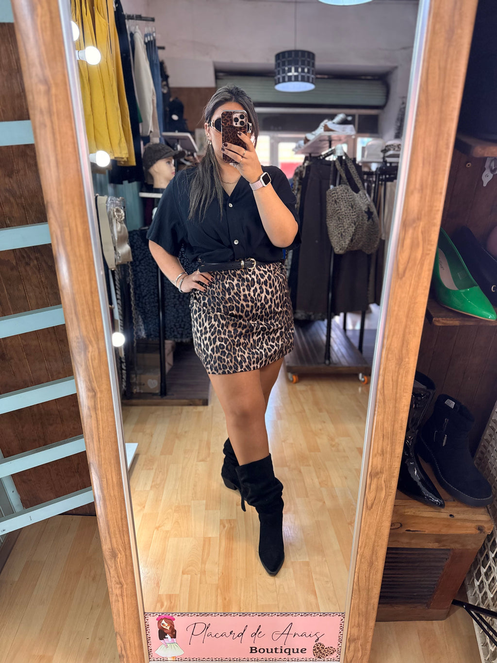 🤎 Minifalda Animal Print con Drapeado Lateral