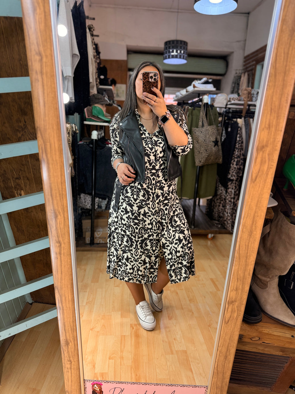✨ Vestido Camisero Estampado Barroco 🤍🖤