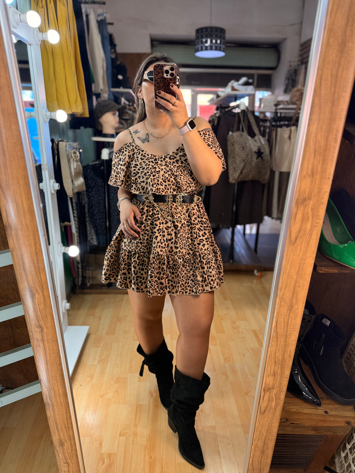 🤎Vestido Mini Animal Print con Hombros Descubiertos y Vuelos 🐆