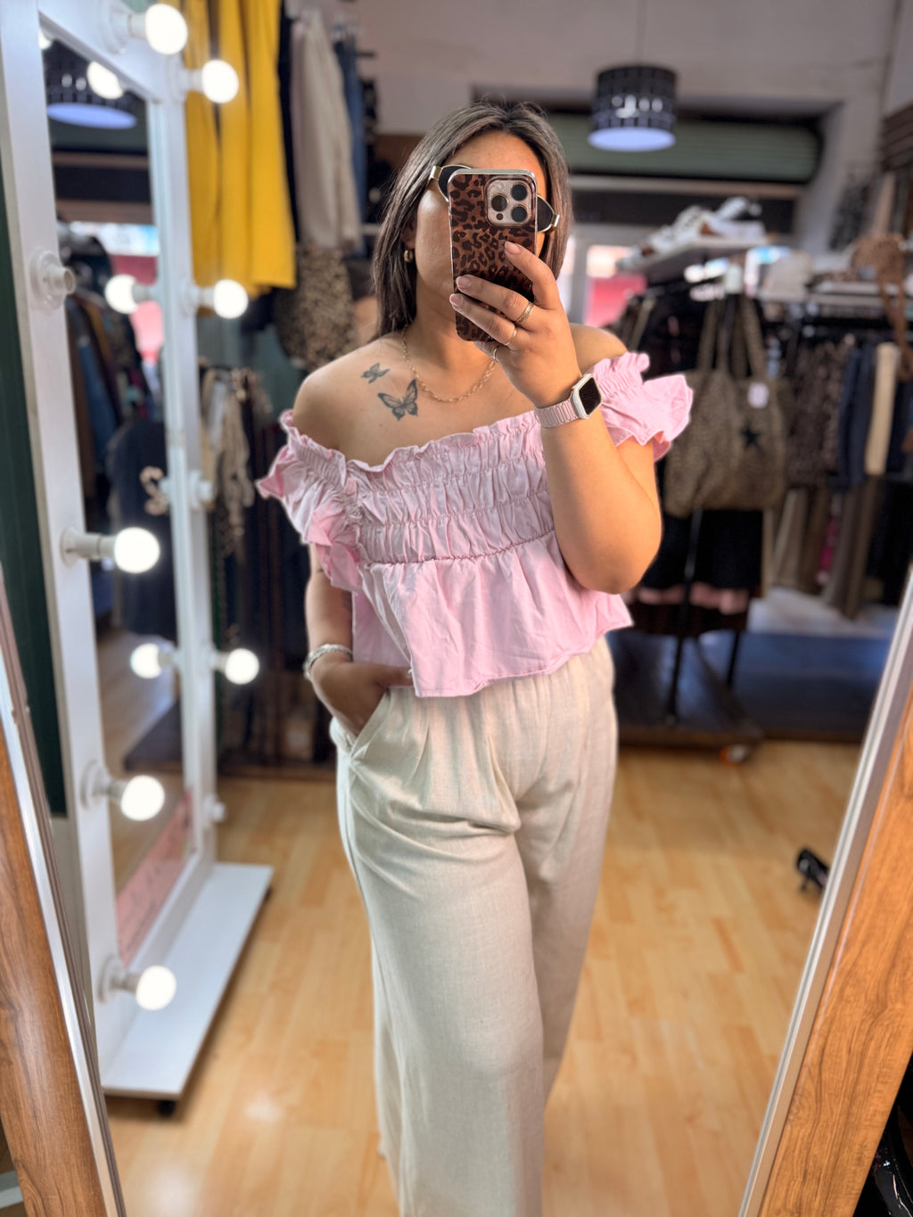 Blusa de mezclilla fina rosa con vuelos