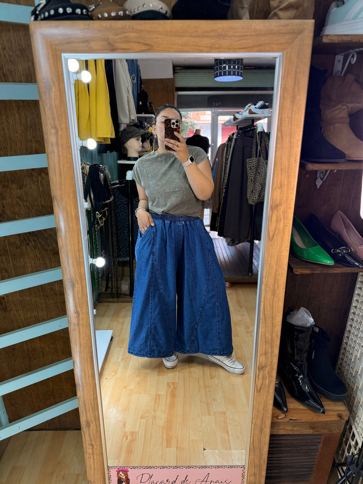 Jeans culotte azul profundo con cintura elasticada