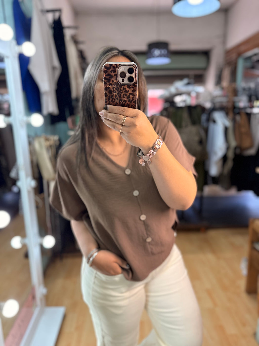 ✨Blusa Texturizada con Botones Decorativos – Moka