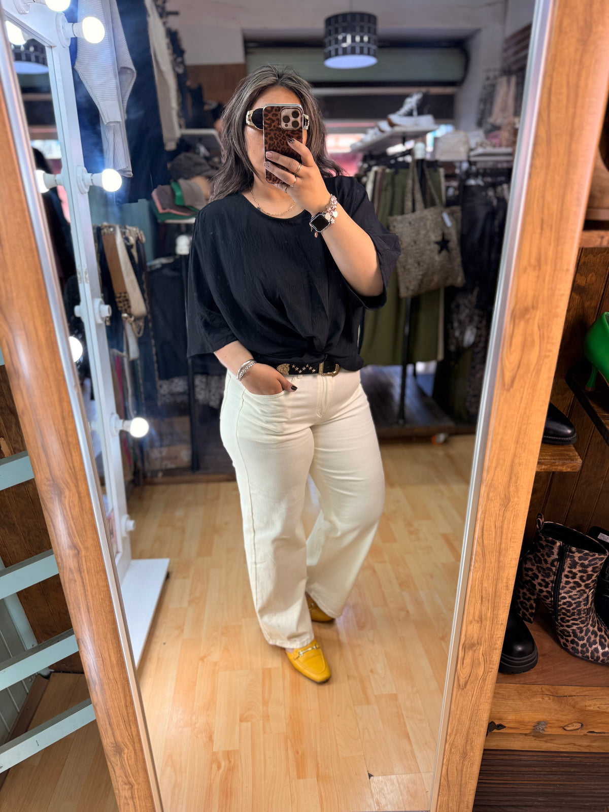 ✨ Blusa Nudo Frontal – Black 🖤