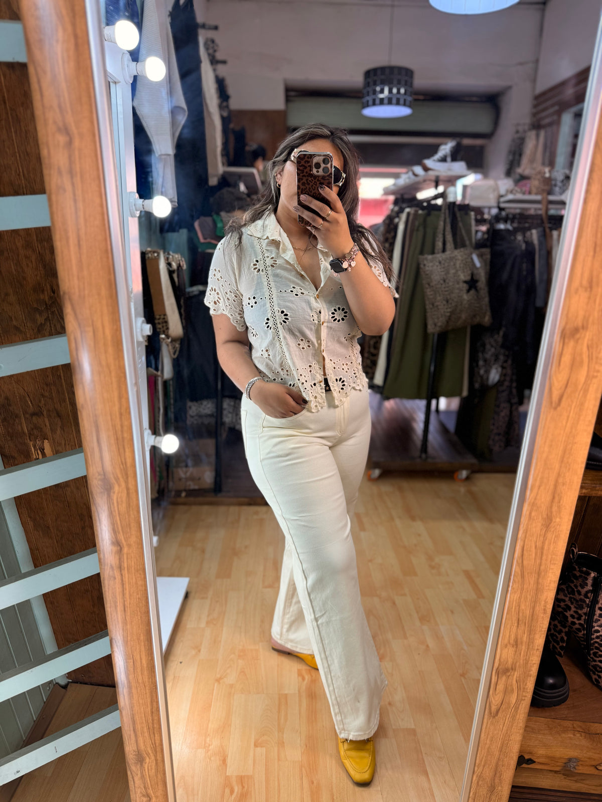 🤍Blusa Broderie Calada