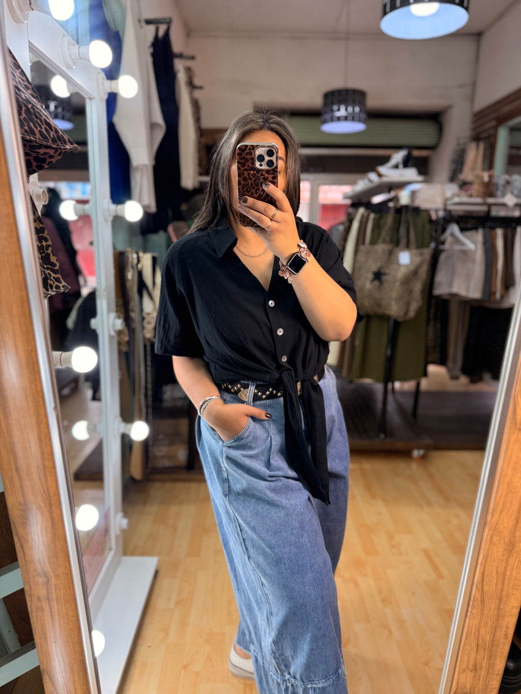 ✨ Blusa de Lino con Amarras – Negra 🖤
