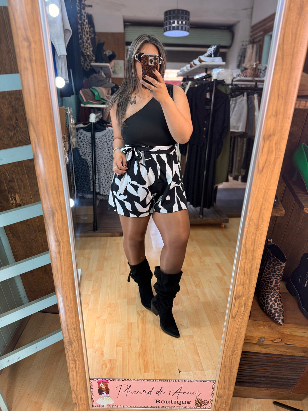 🖤 Bota Alta Gamuza con Hebilla Ajustable