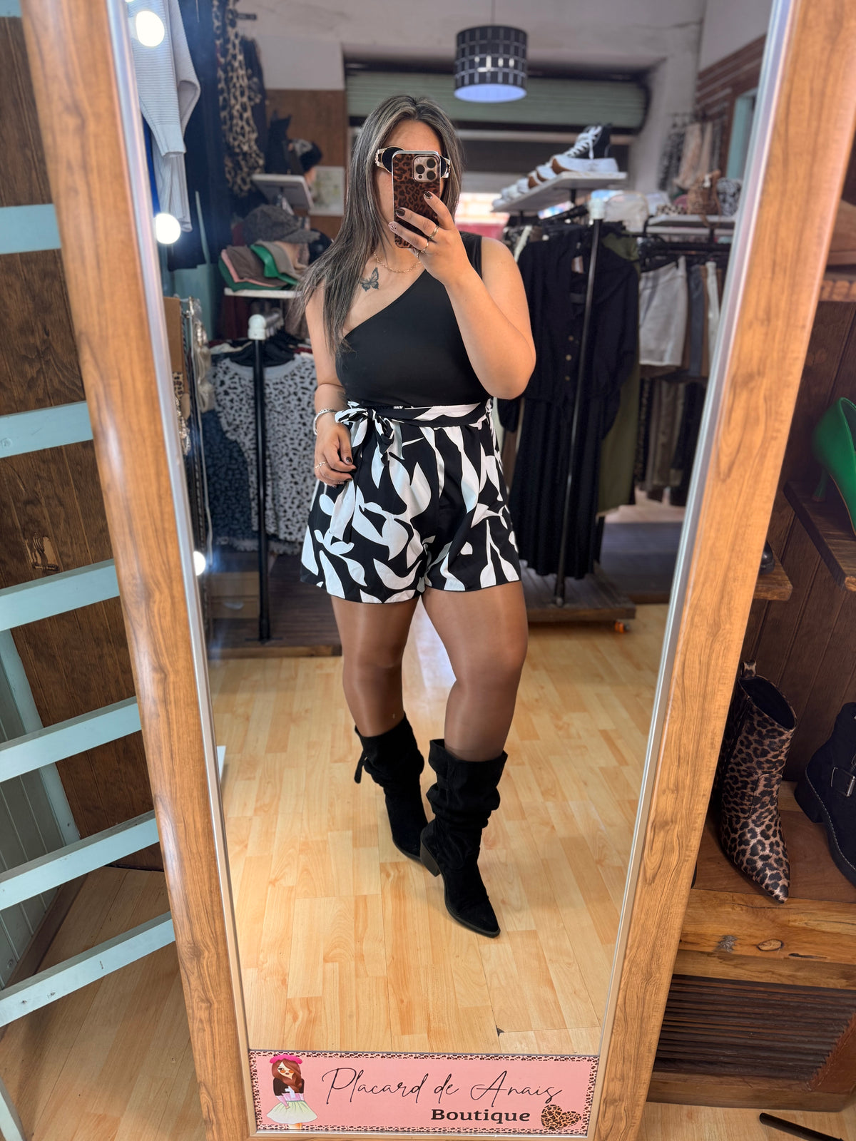 🖤 Bota Alta Gamuza con Hebilla Ajustable