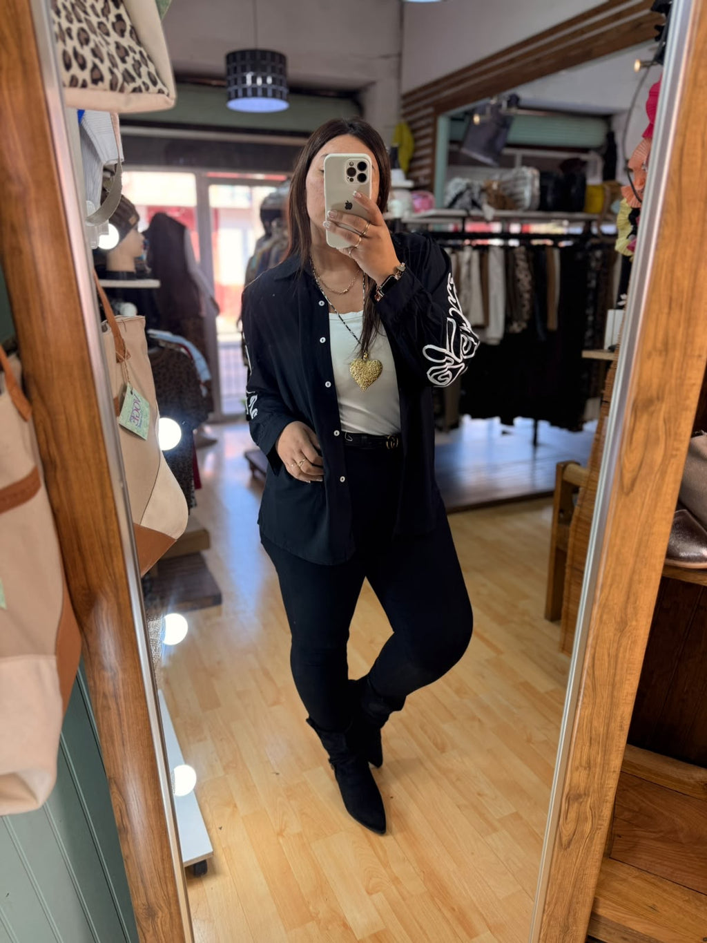 ✨Blusón Bordado Black