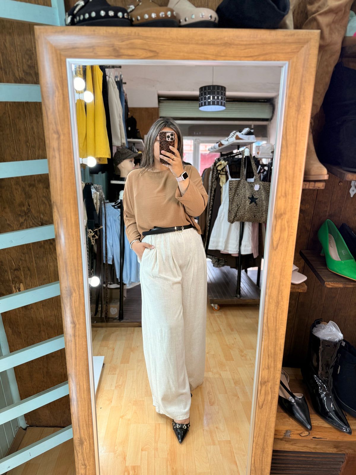 Blusa de textura tipo lino y calce holgado camell 🤎