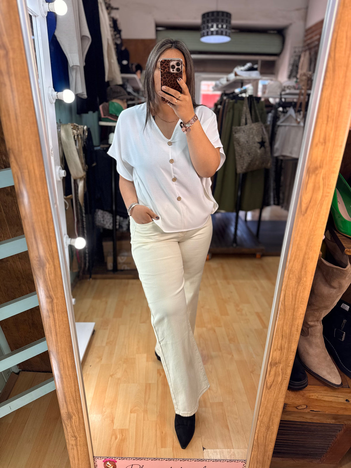✨Blusa Texturizada con Botones Decorativos – Blanco