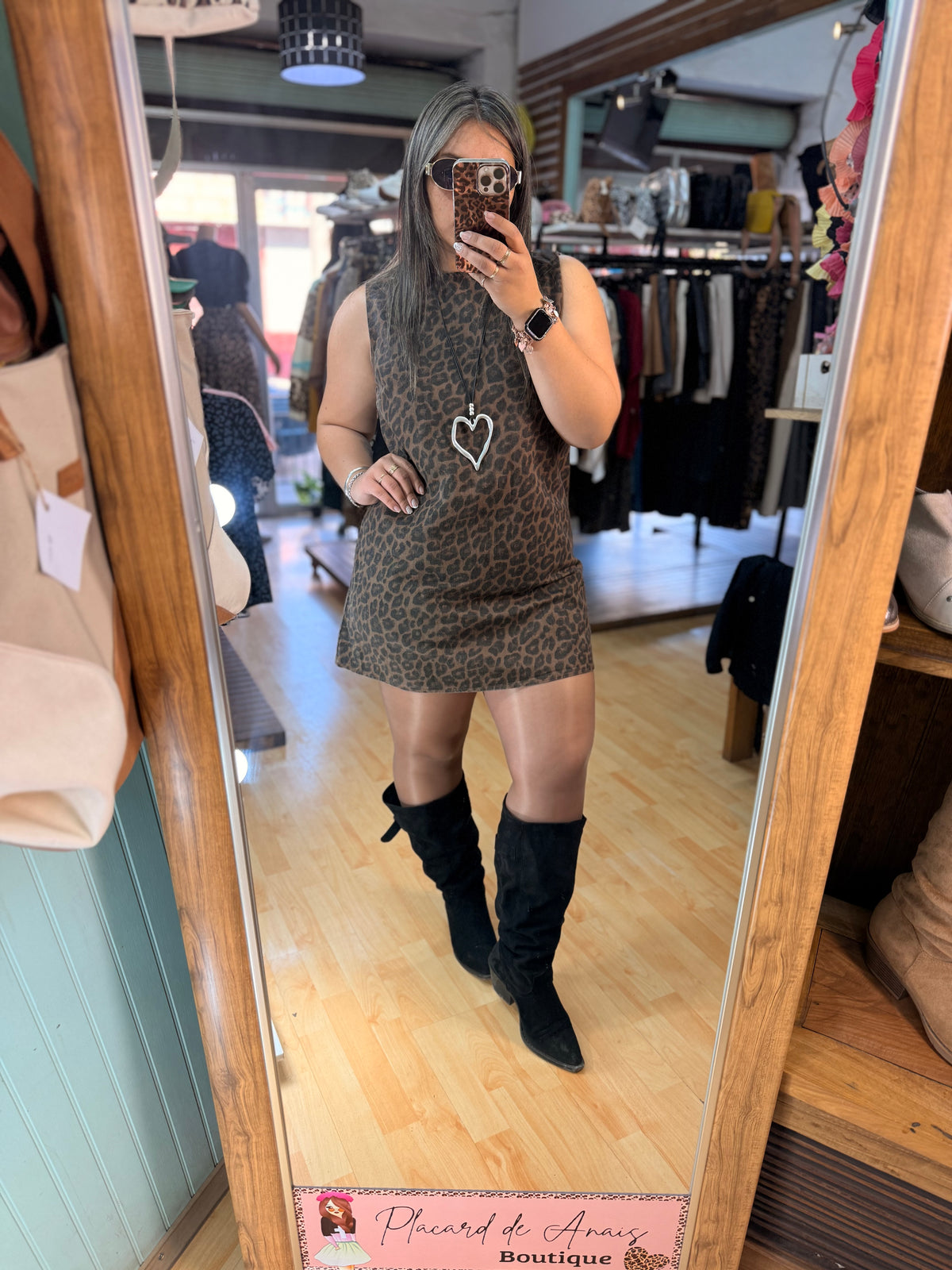 🖤 Bota Alta Gamuza con Hebilla Ajustable